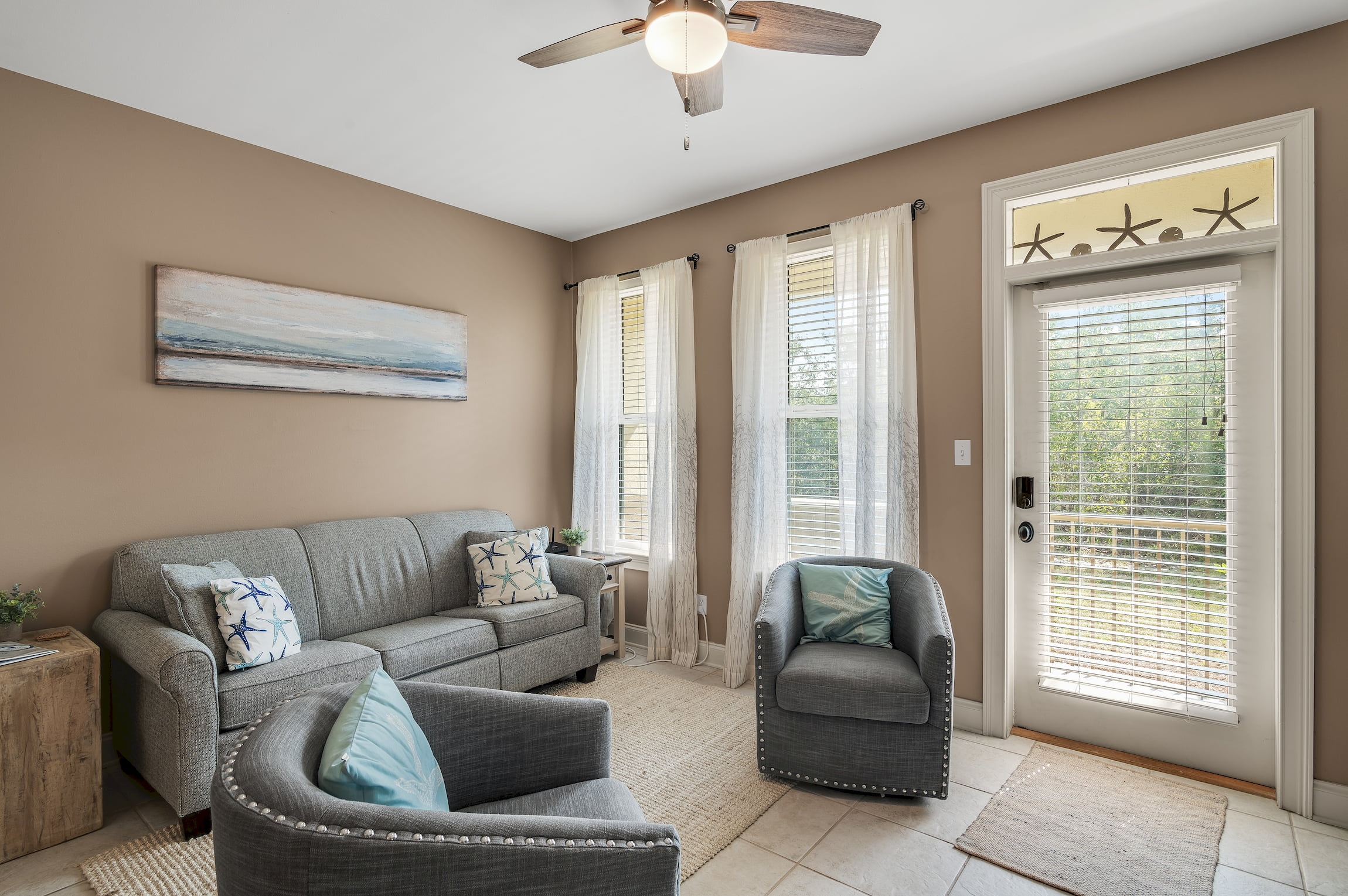 About 163 5Tides at Topsail Living Room Area